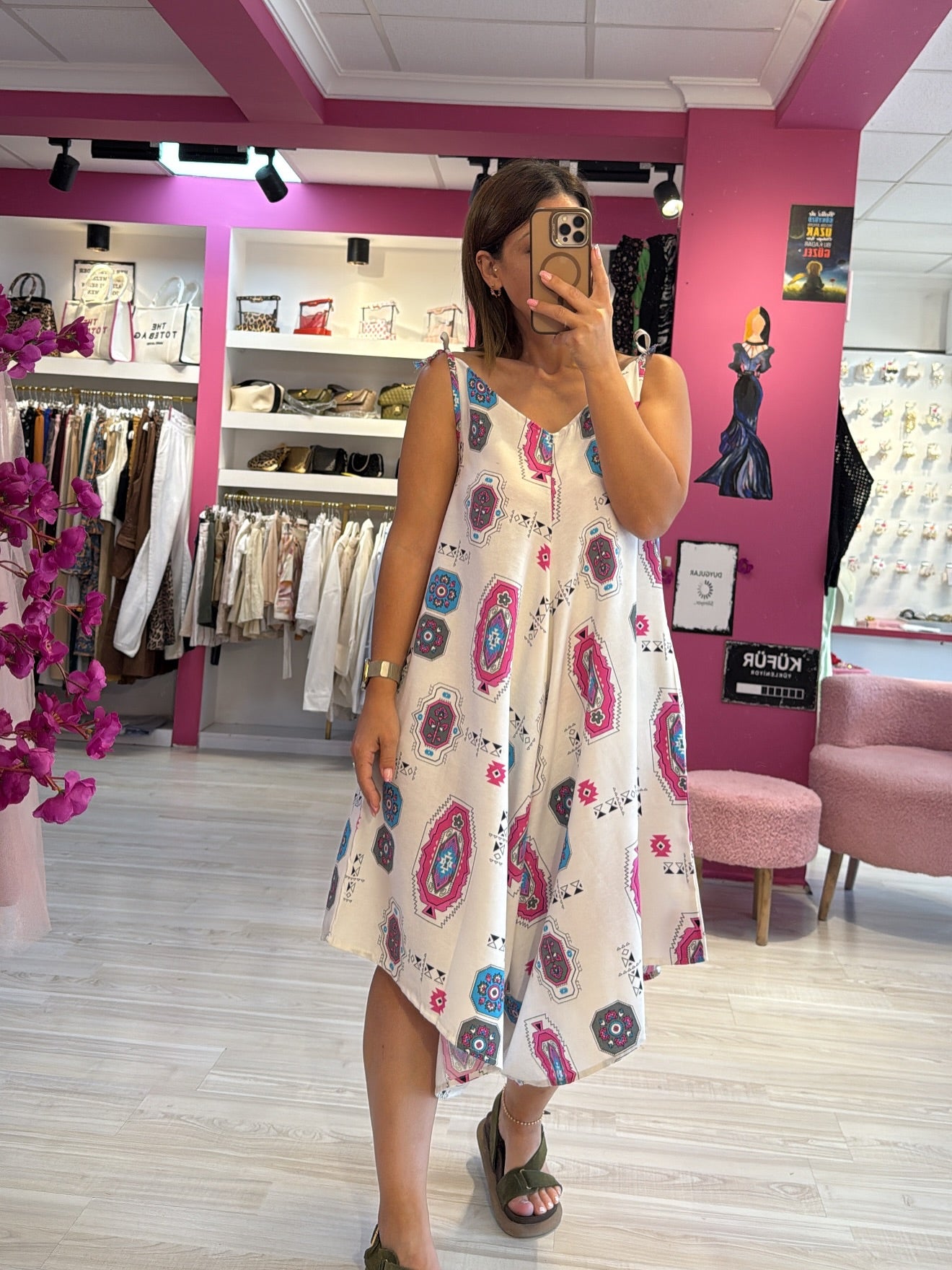 Pembe Desenli Keten Tulum