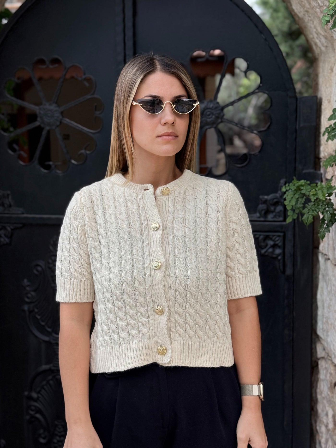 Krem Düğme Detaylı Örgü Hırka