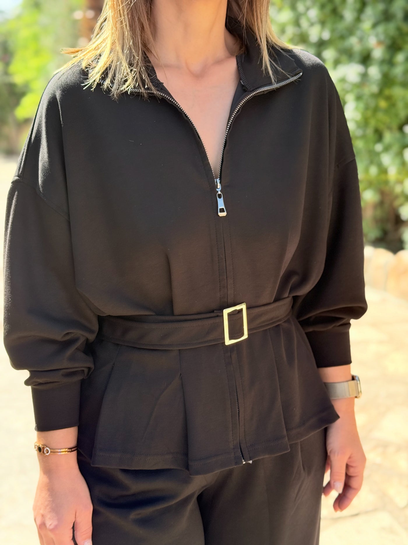 Kemerli Siyah Pantolonlu Takım