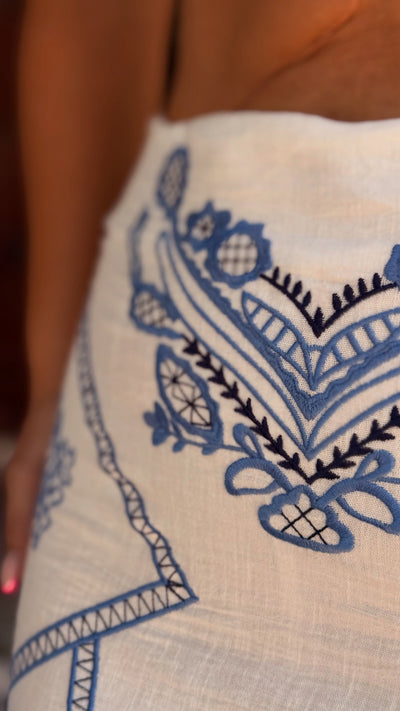 Mavi Nakış İşlemeli Etek