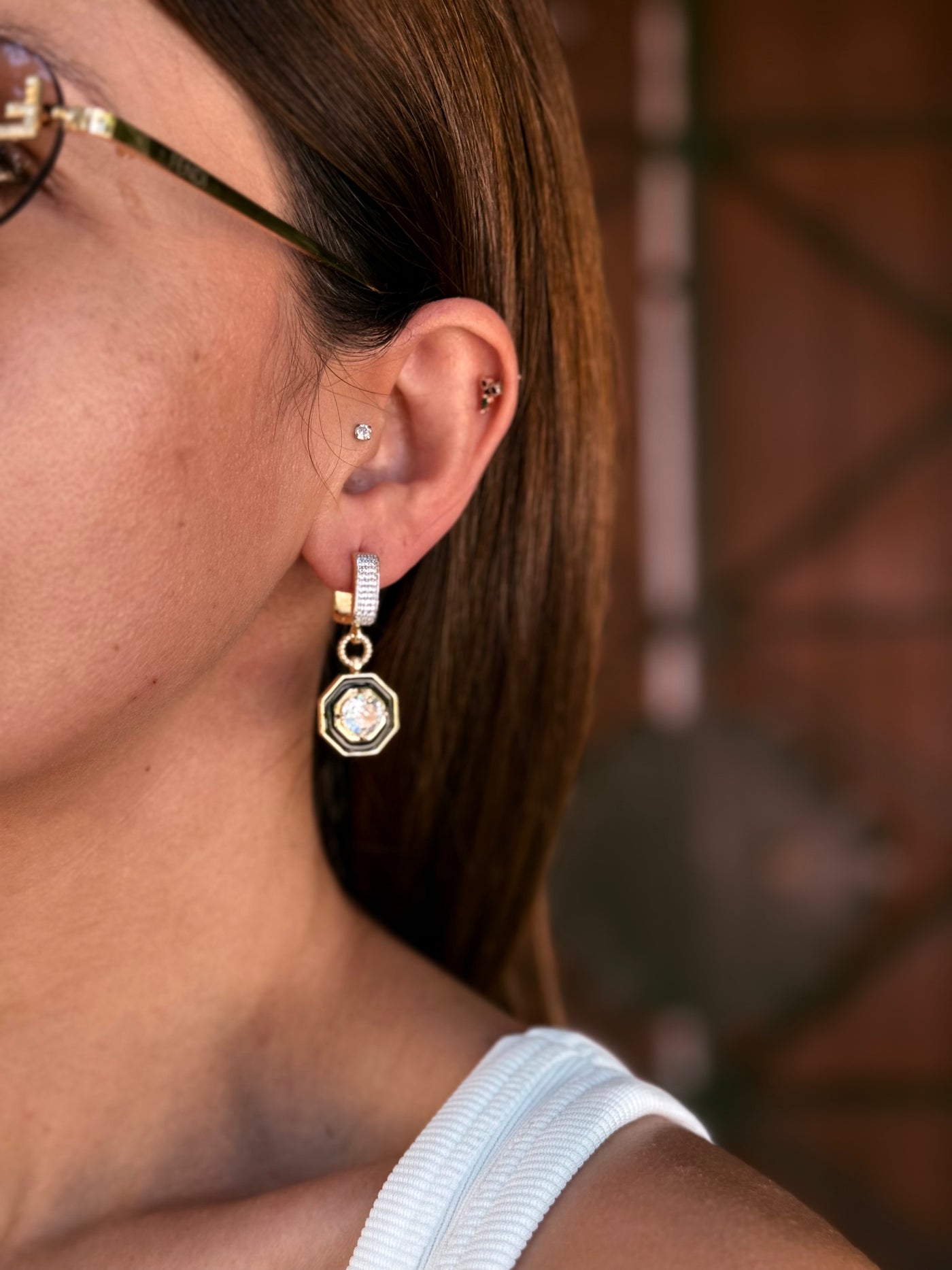 Siyah Mineli Çelik Küpe