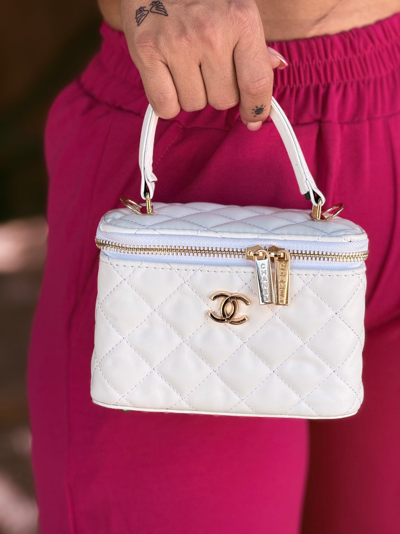 Beyaz Deri Makyaj Çantası